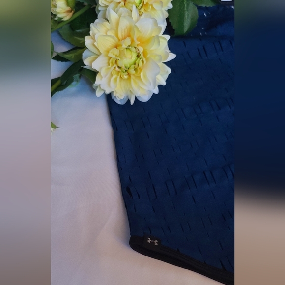 Under Armour  - Med. Blue Tank - Picture 10 of 12